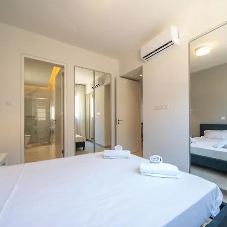 Mythicals Ground Floor With Garden 2 Bed * Protaras