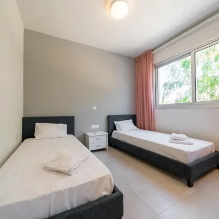 Mythicals Ground Floor With Garden 2 Bed