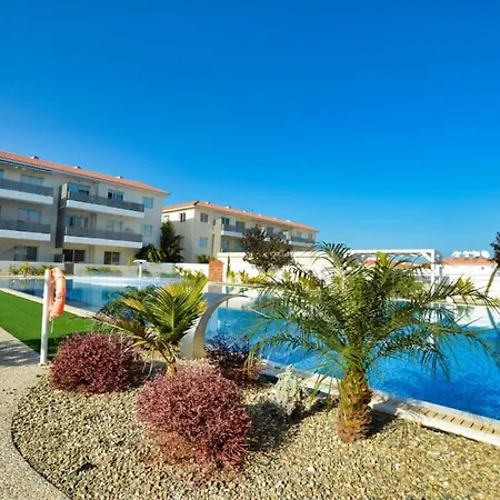 Διαμέρισμα Mythicals Ground Floor With Garden 2 Bed